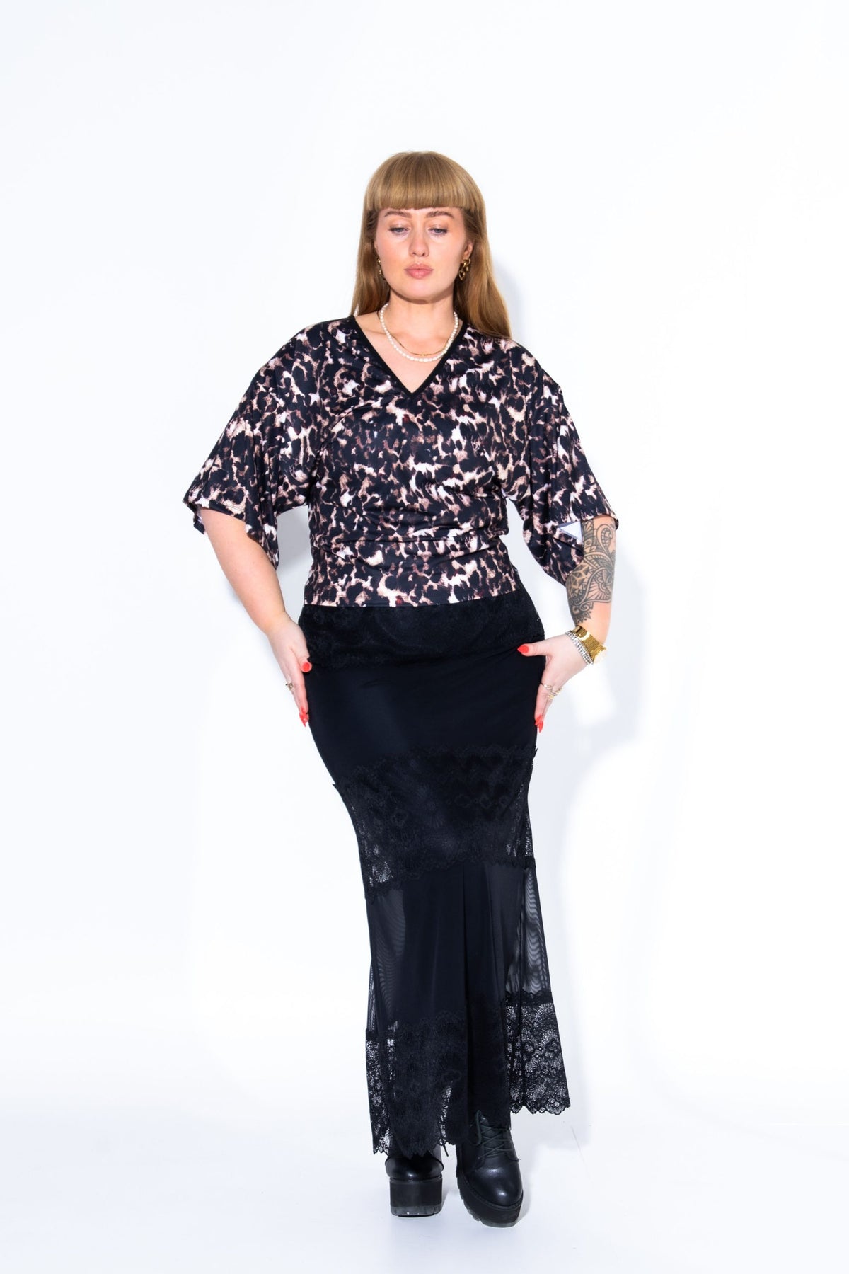 Fitted LEO Crop T-Shirt