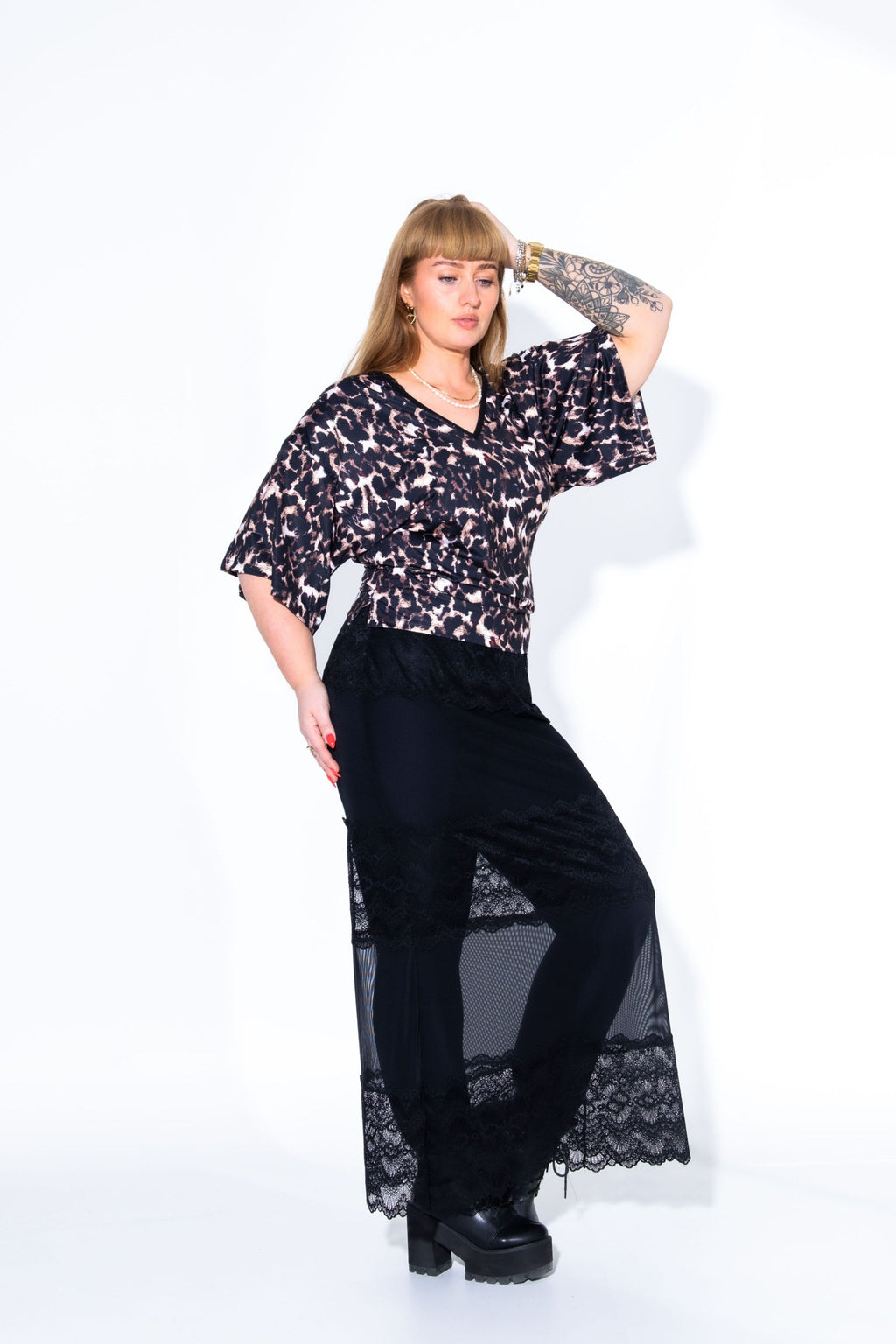 Fitted LEO Crop T-Shirt