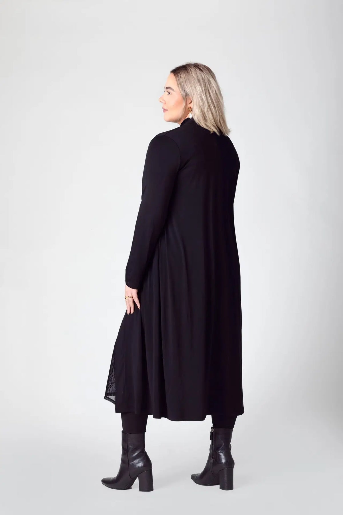 Gyðja Svört Poly
