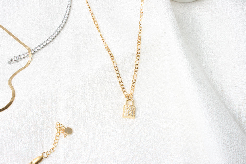 Lock Pendant Gull