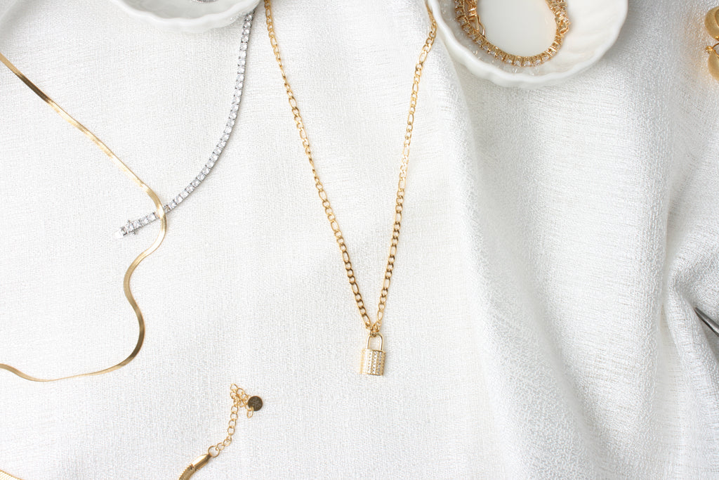 Lock Pendant Gull