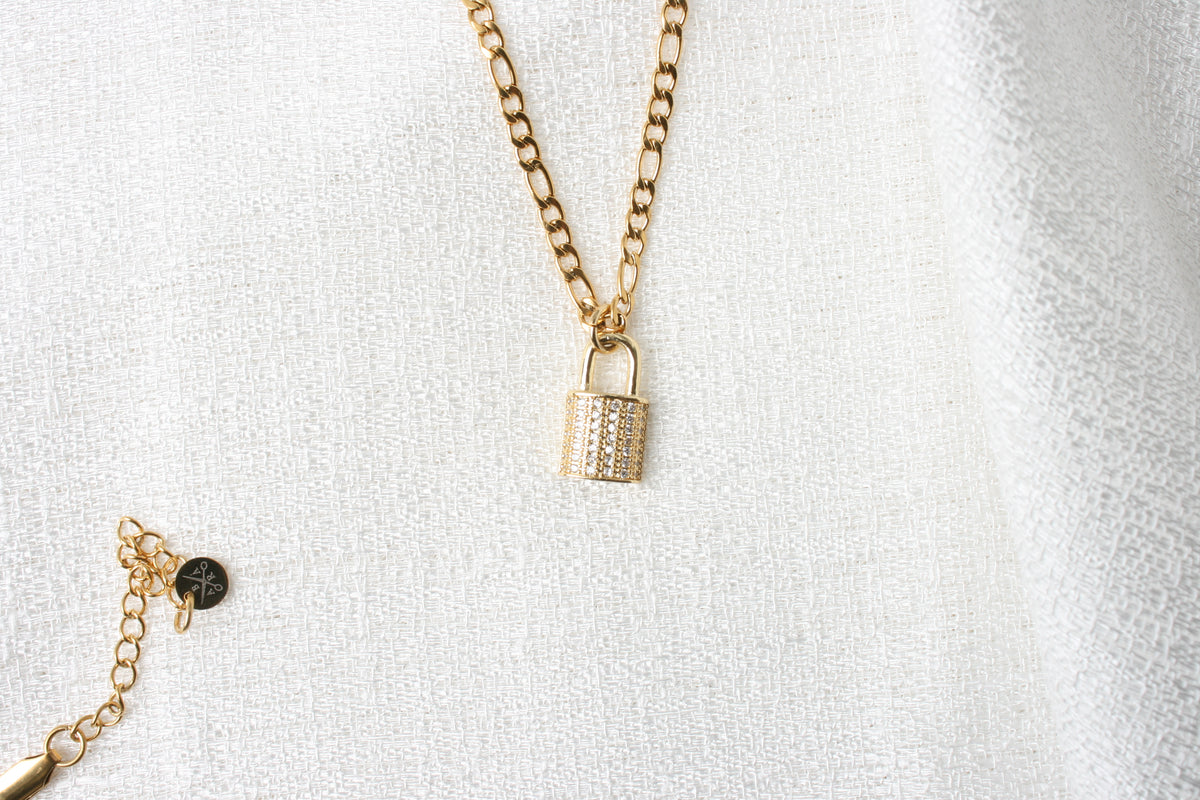 Lock Pendant Gull