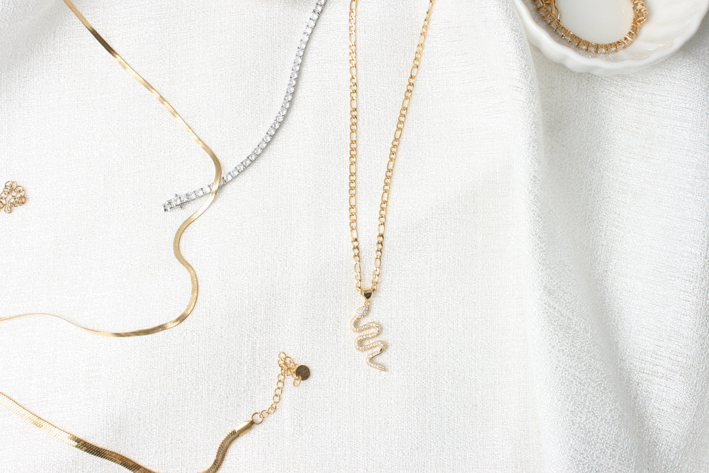 Snake Pendant Gull
