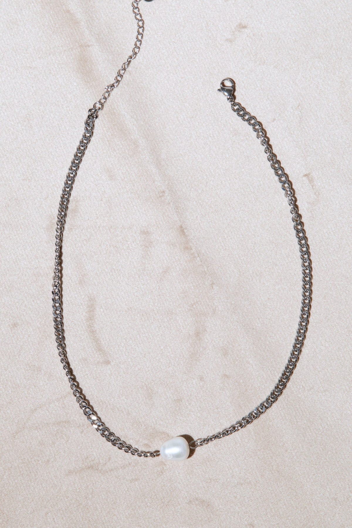 Chunky Pearl Chain Choker Silfur