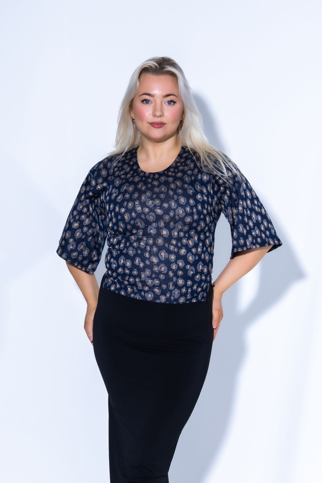 Fitted Blár LEO Crop T-Shirt